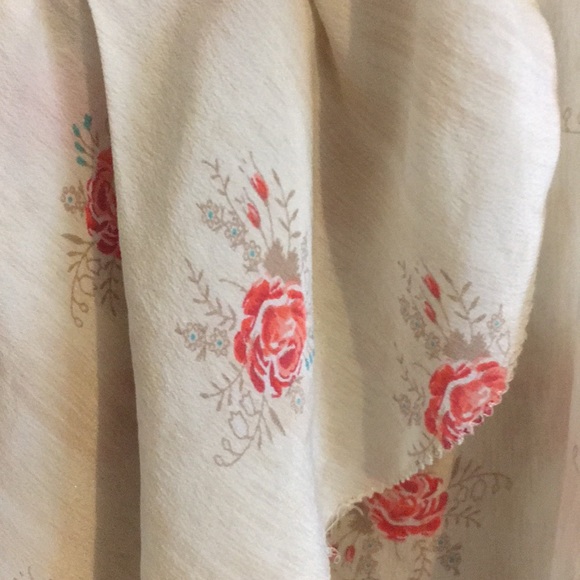 Cute blouse - Picture 3 of 4